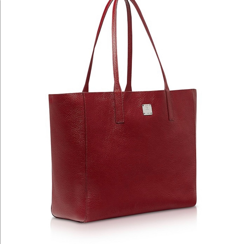 Gorgeous MCM bag - Picture 2 of 8